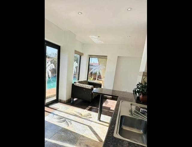 4 BEDROOM HOUSE FOR SALE IN LENASIA EXT 8